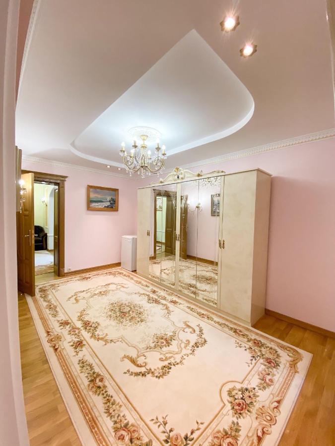 Петрос Family Hotel Yaremche Bagian luar foto