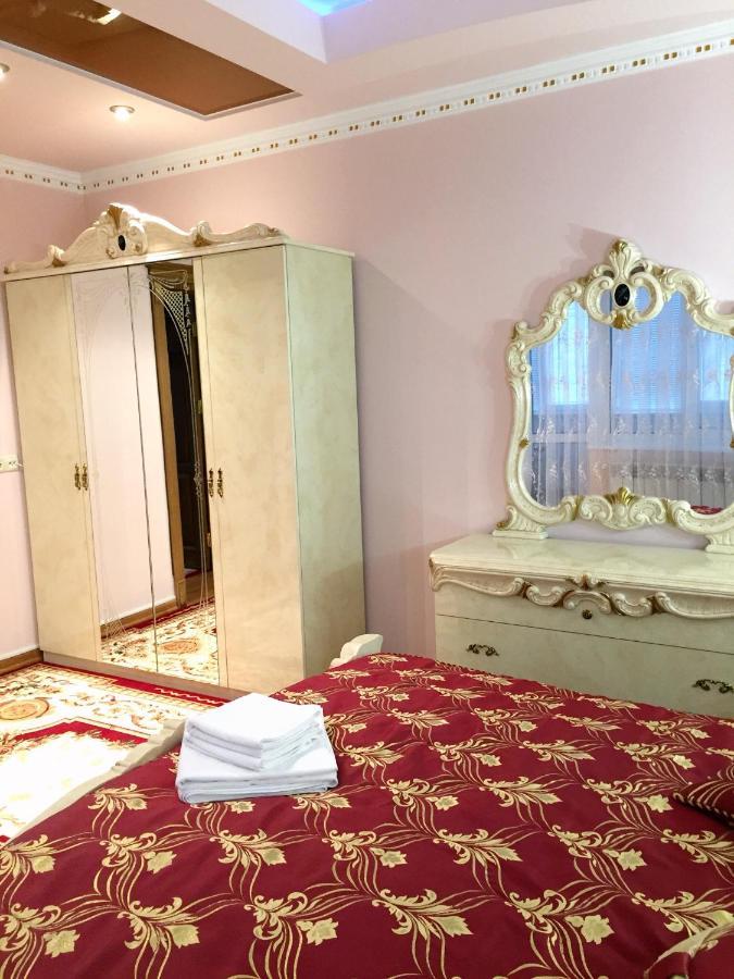 Петрос Family Hotel Yaremche Bagian luar foto