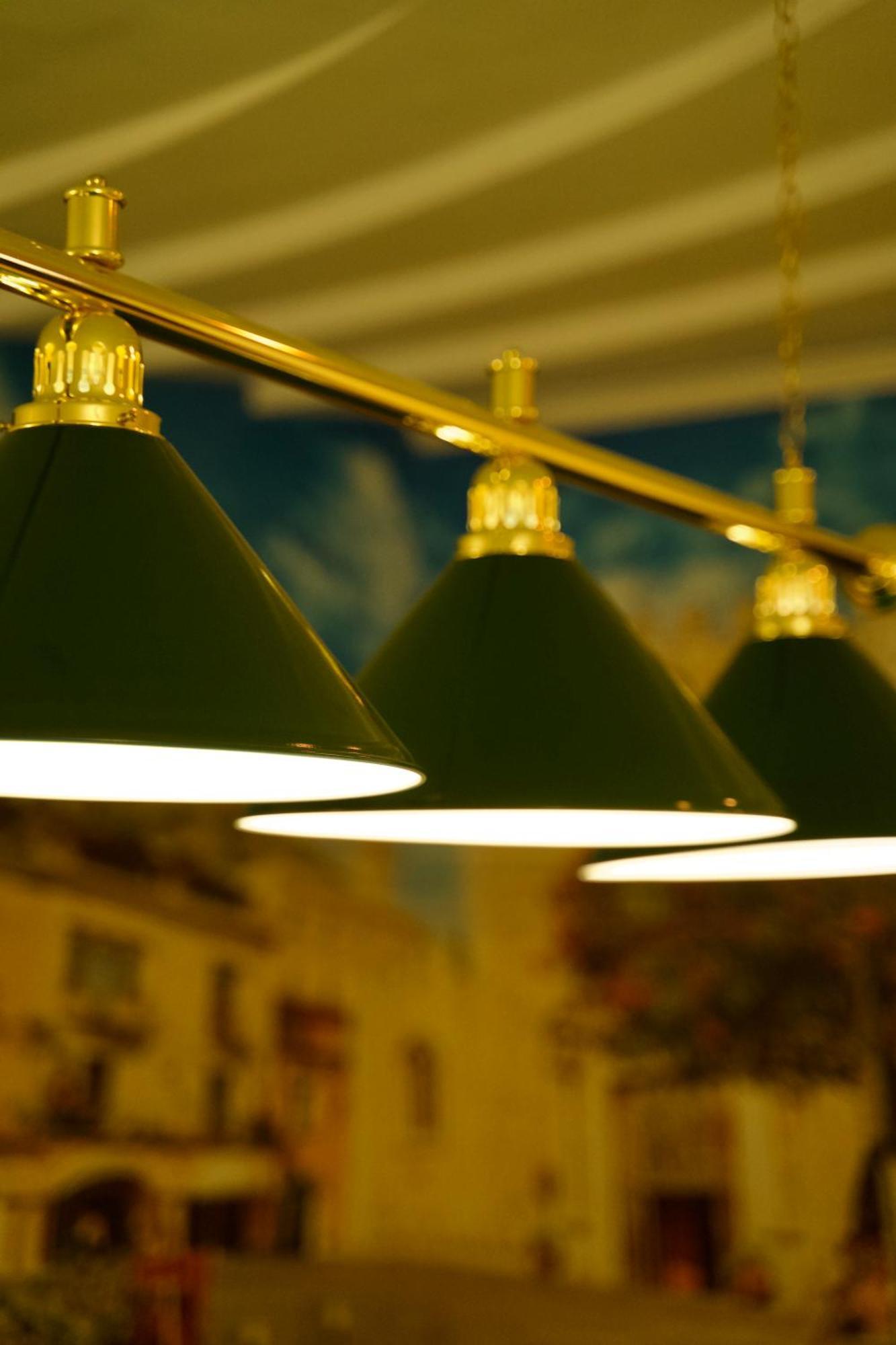 Петрос Family Hotel Yaremche Bagian luar foto